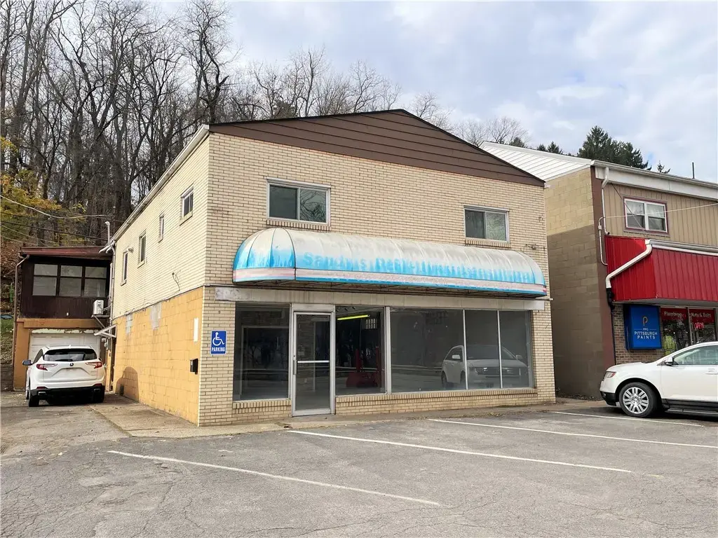 101 Mcgovern Boulevard, Moon/Crescent
