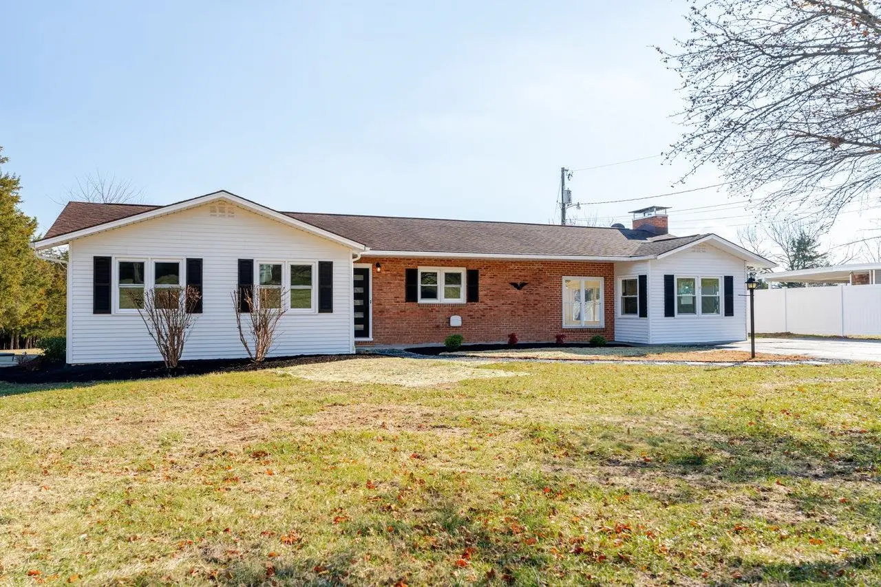 7698 North Valley Pike, Rockingham