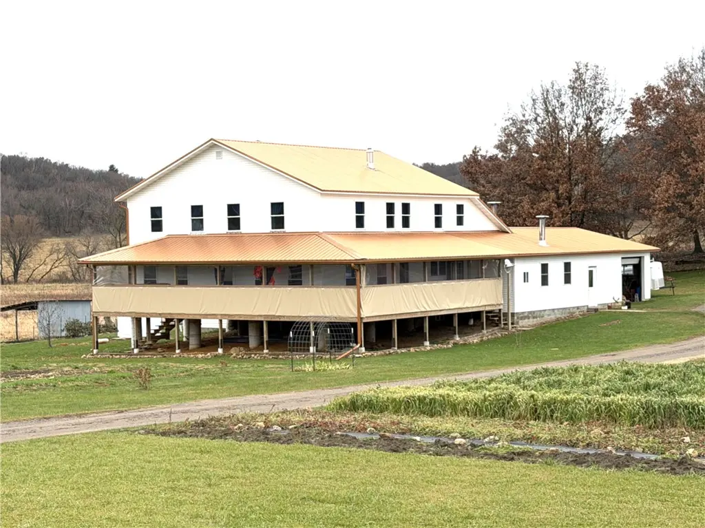 N24773 Washington Coulee Rd., Ettrick