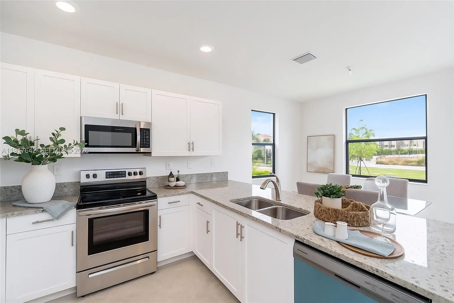 Photo of Listing #A11917642