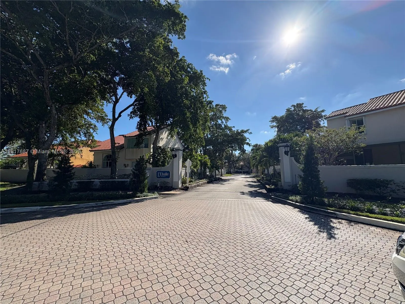 3195 N 36th Ave, Hollywood