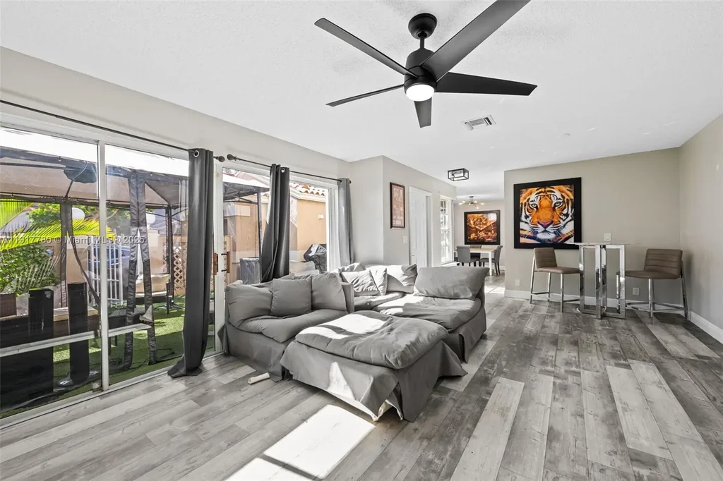 10997 Long Boat Dr, Cooper City