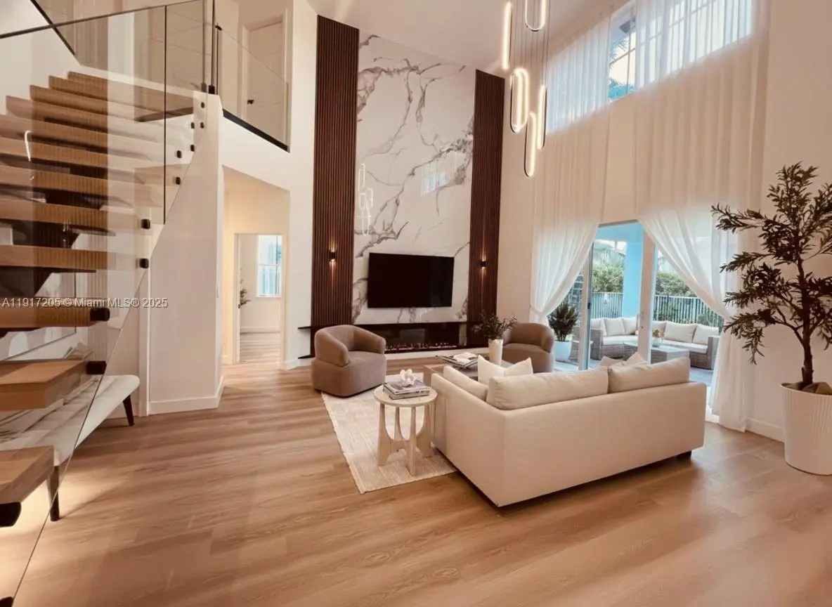 Photo of Listing #A11917205