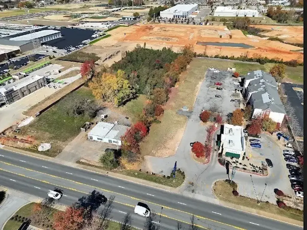 901 Se Walton Boulevard, Bentonville