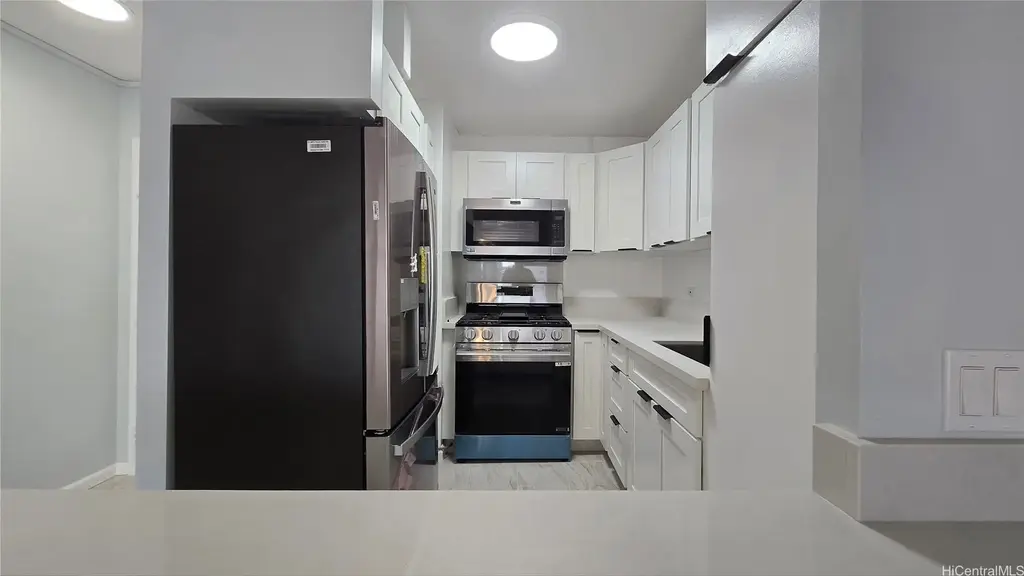 2465 Kuhio Avenue # 706, Honolulu