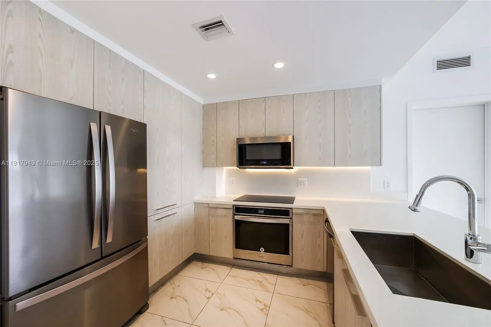 Photo of Listing #A11917949