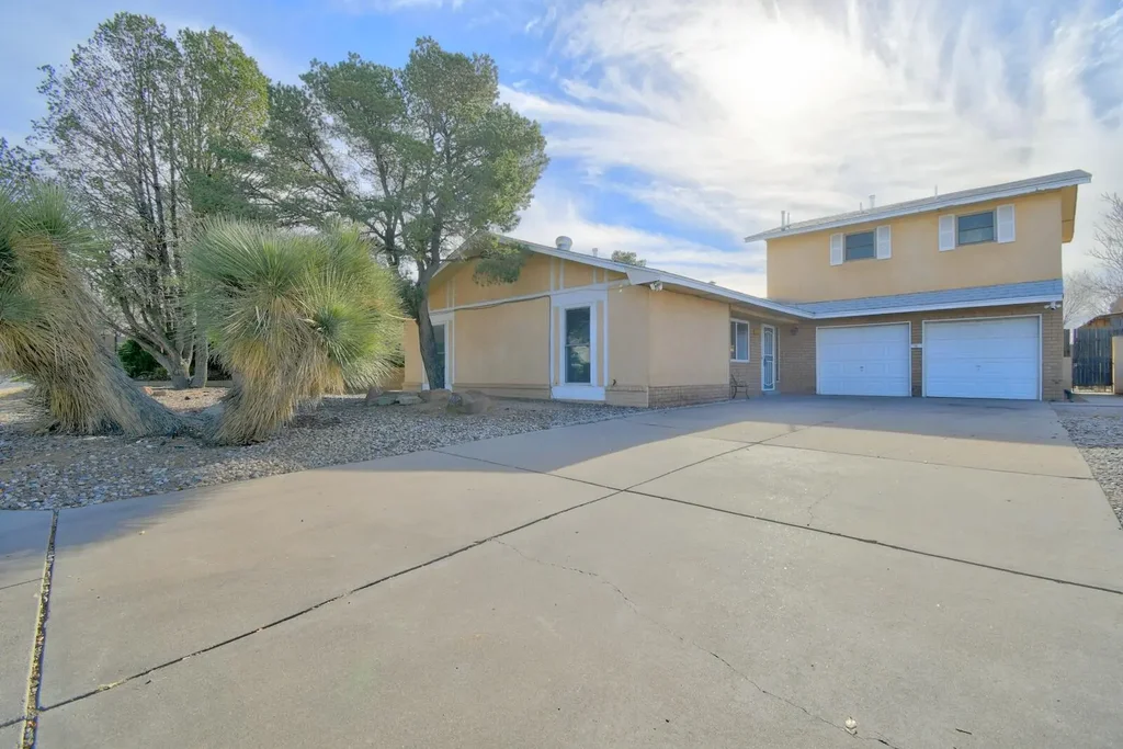 6304 Harper Drive Ne, Albuquerque
