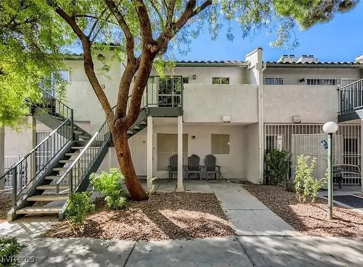 Photo of Listing #2735563