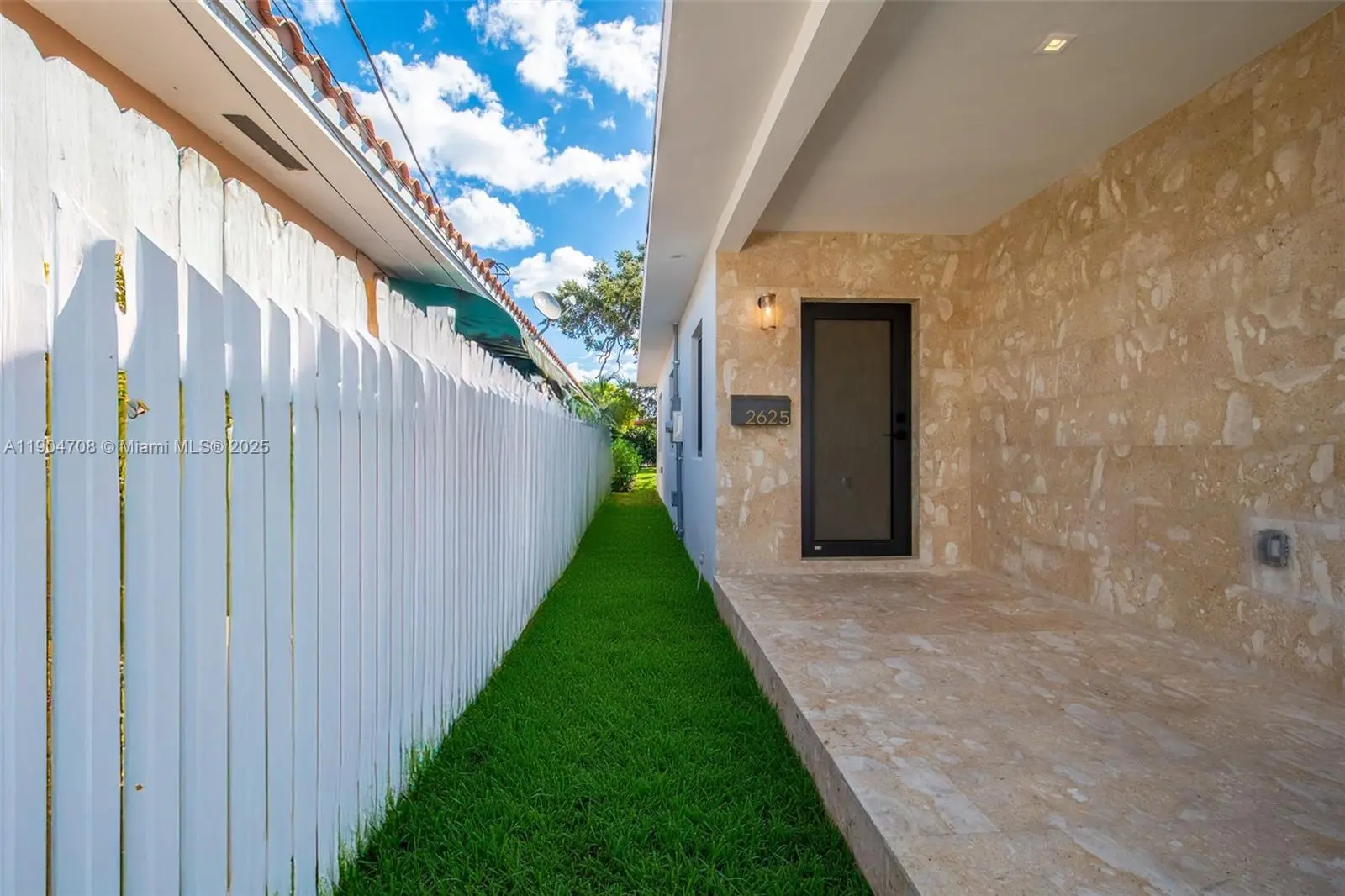 Photo of Listing #A11904708