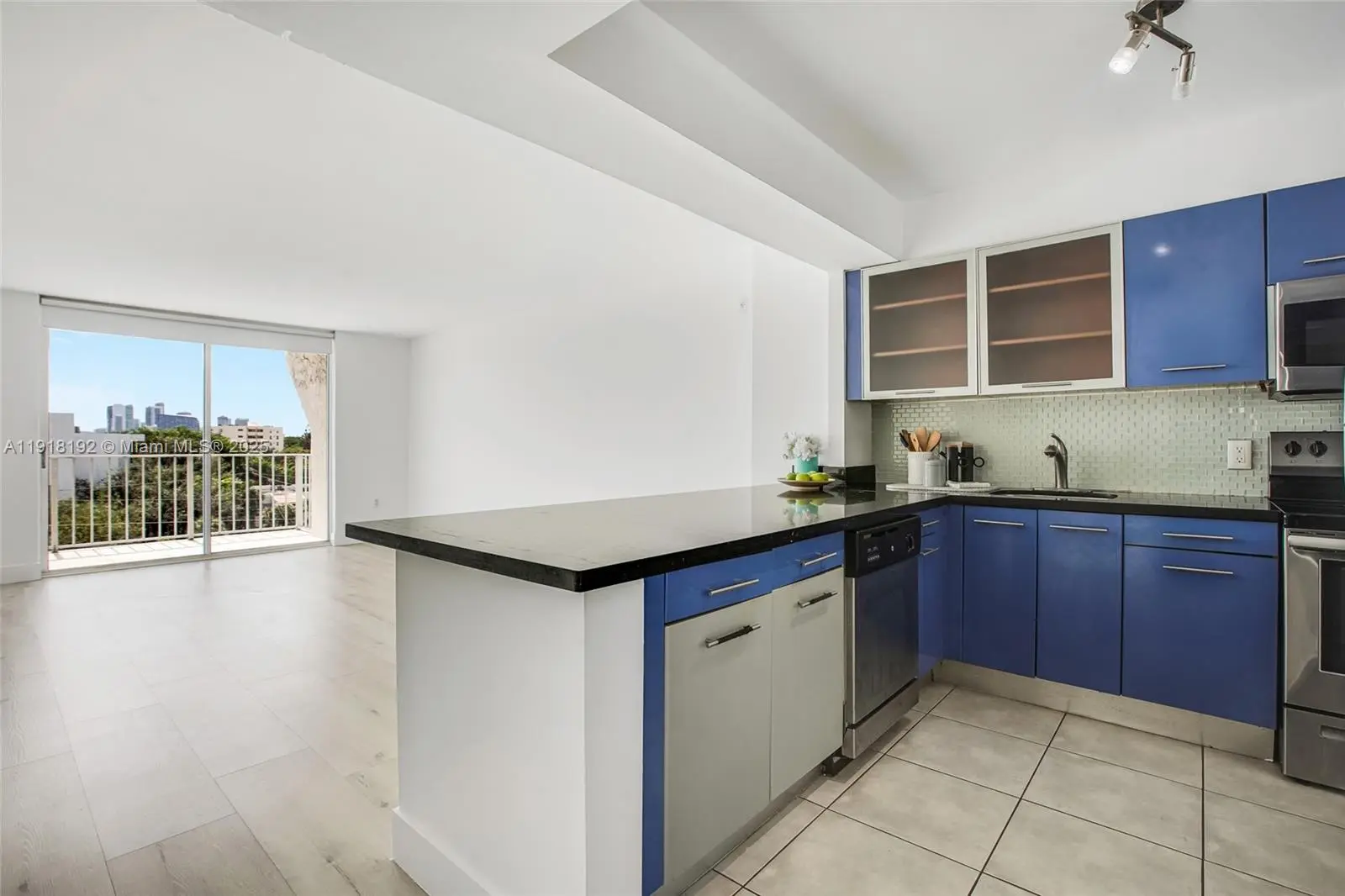 Photo of Listing #A11918192