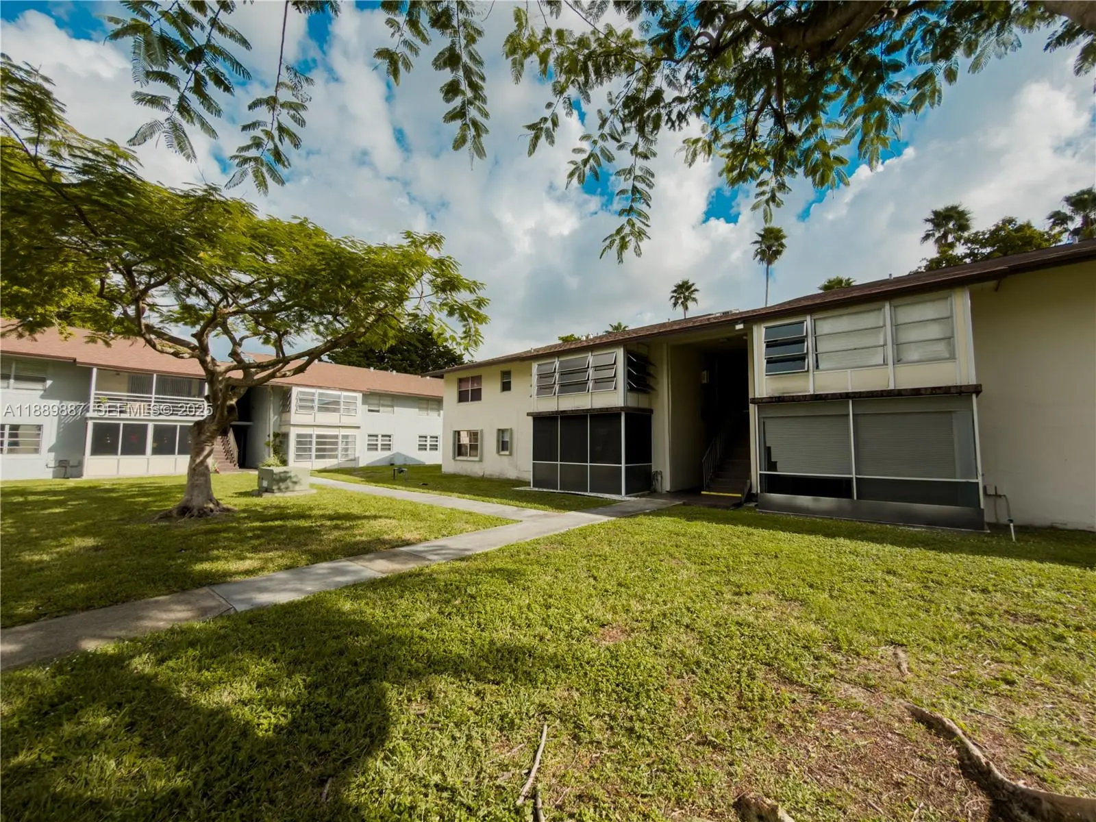 Photo of Listing #A11889887