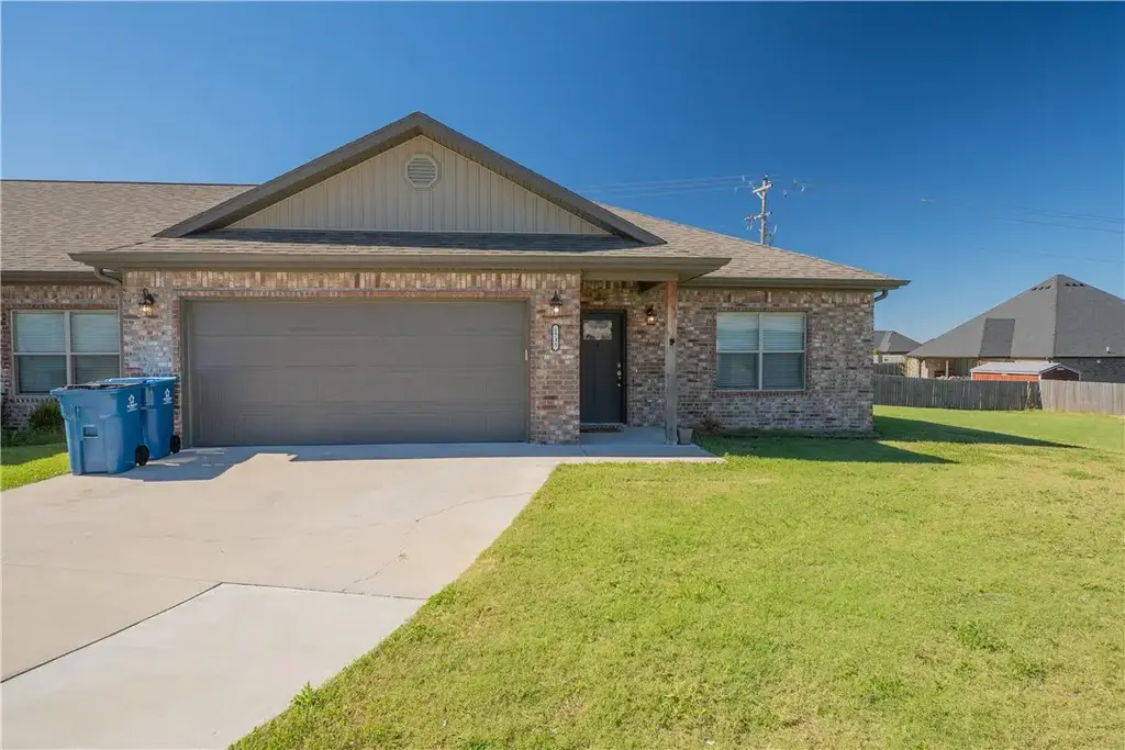 1723 Booker Circle, Pea Ridge