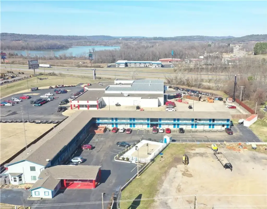 204 Lake Front Drive, Russellville