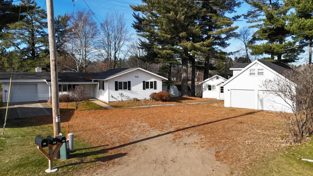 607 4th St N, Tomahawk