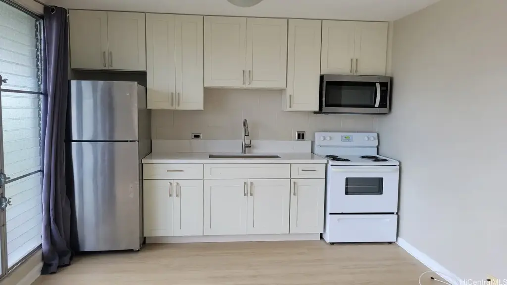 3016 Date Street, Honolulu