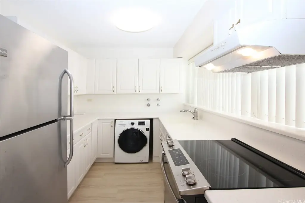 419 Keoniana Street # 603, Honolulu