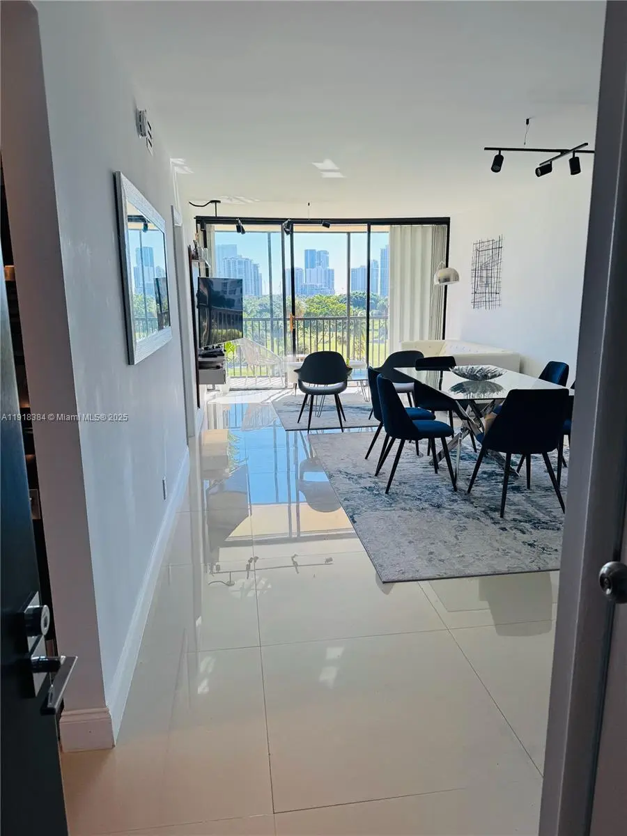 Photo of Listing #A11918384