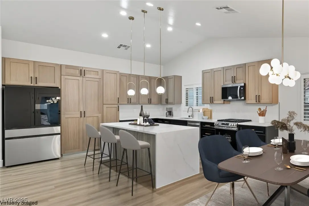 Photo of Listing #2737026