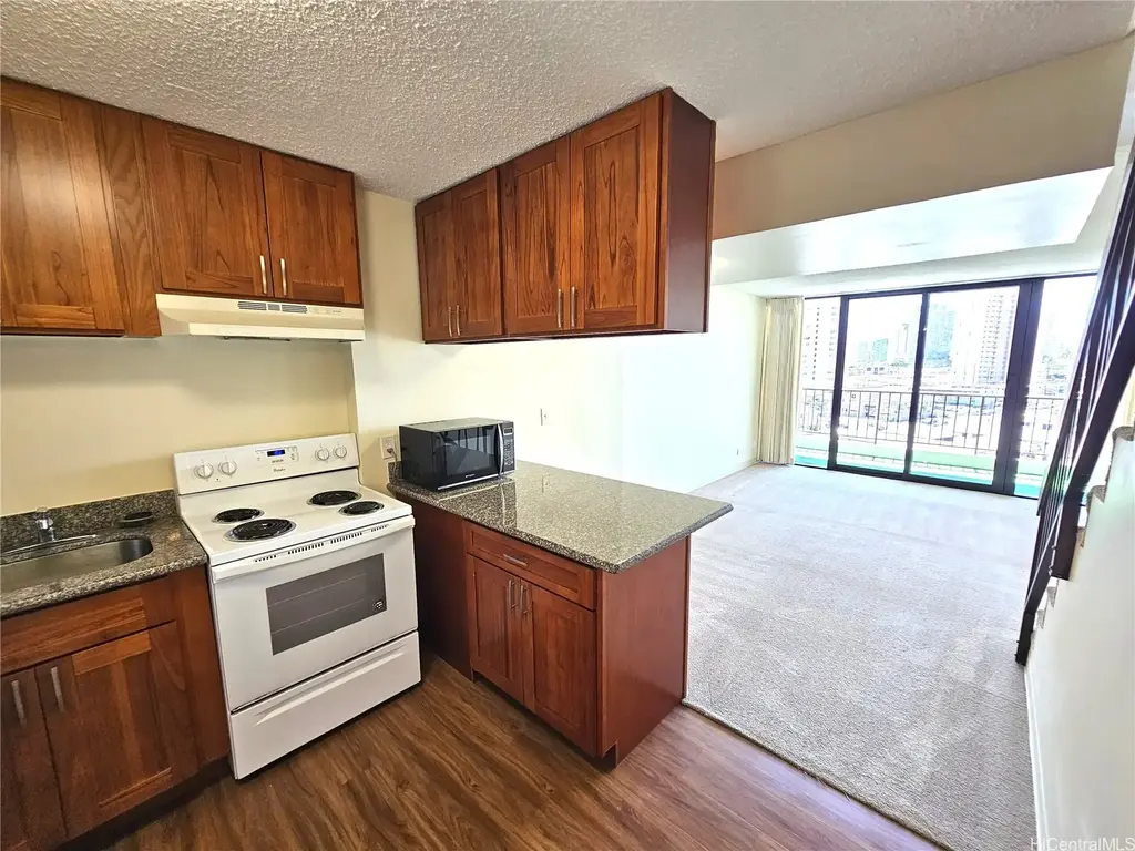 739 Hausten Street # 905, Honolulu