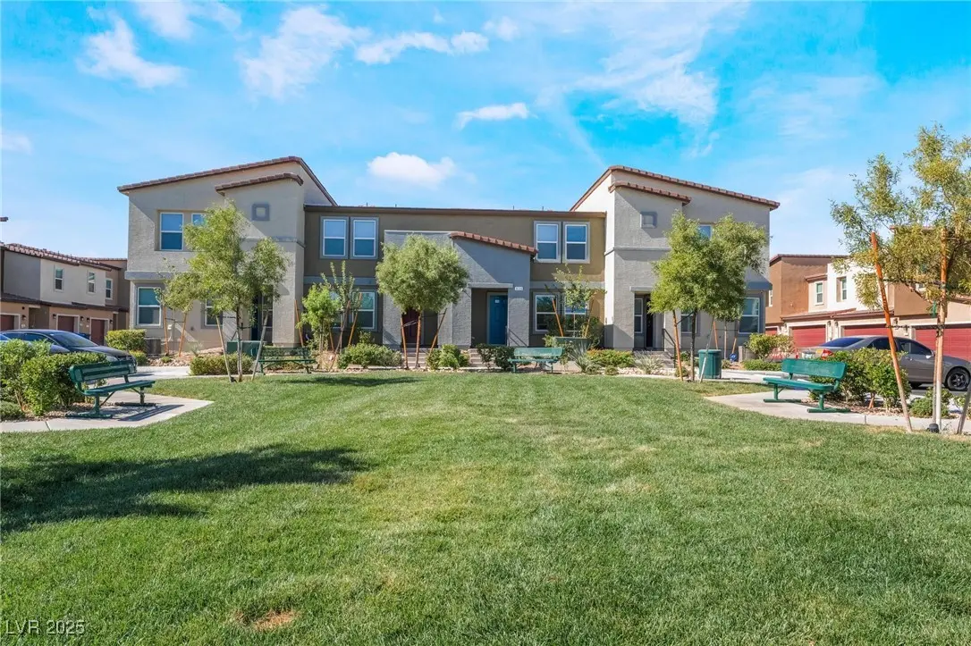 Photo of Listing #2737099