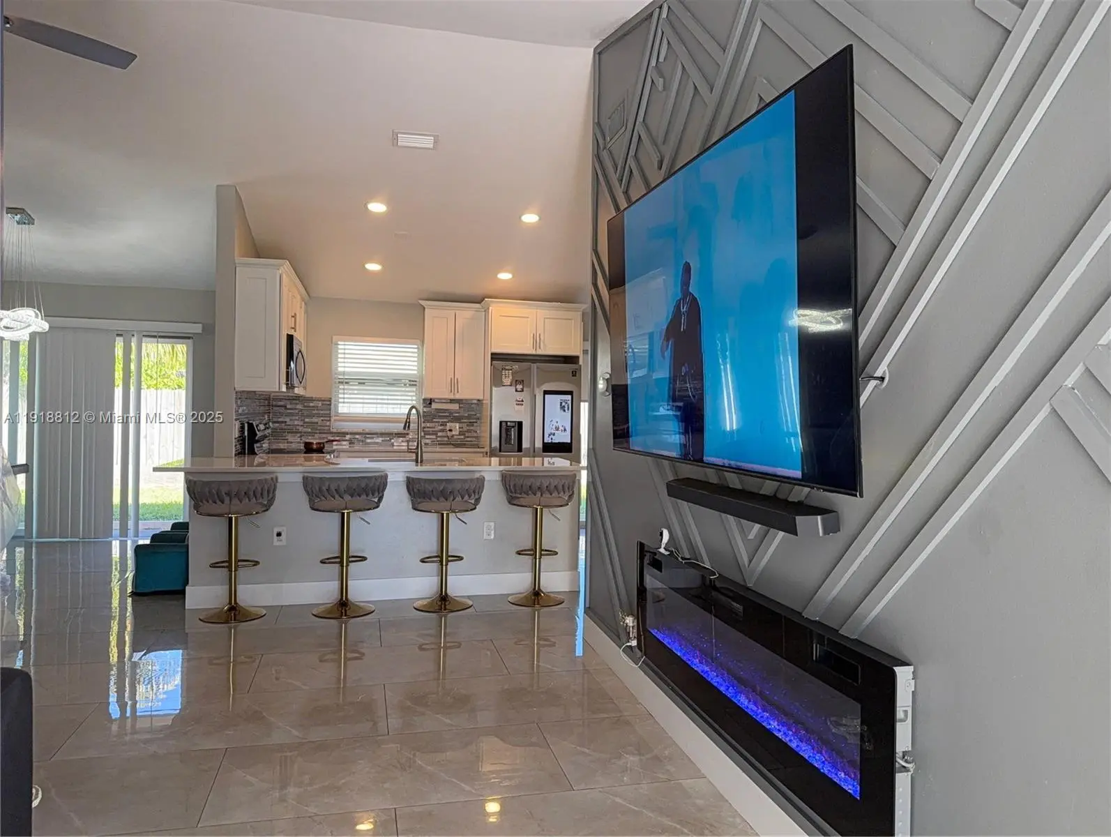 4 of 14 - 7523 Sw 7th Place, North Lauderdale, FL