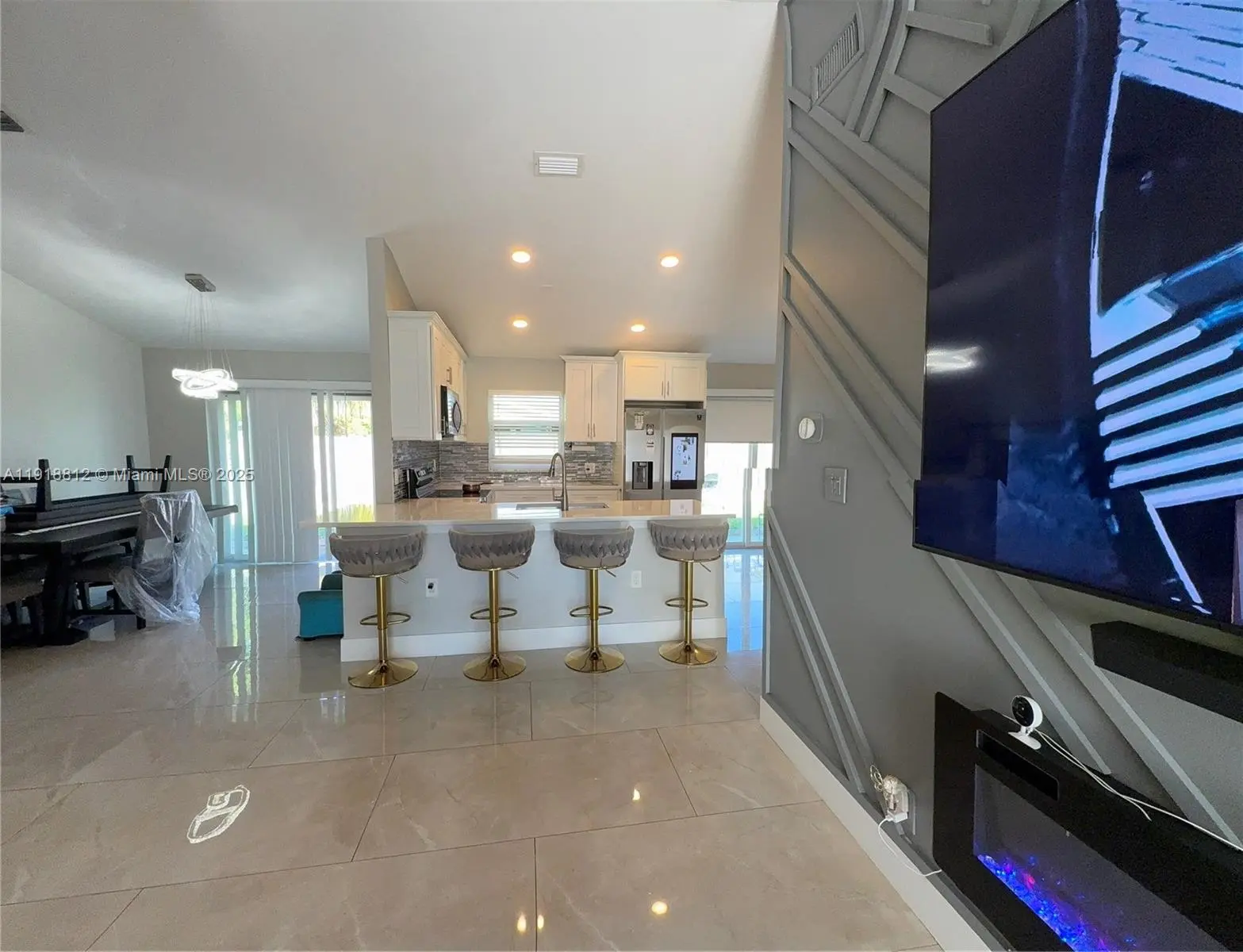 5 of 14 - 7523 Sw 7th Place, North Lauderdale, FL