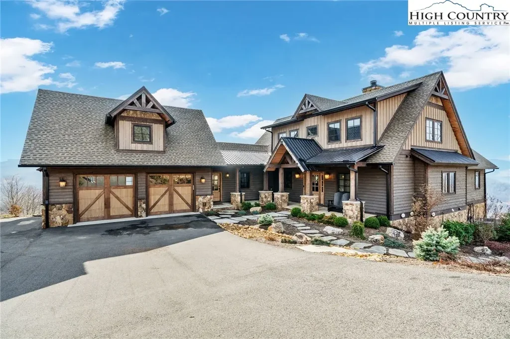 30 Valley Watch Court, Banner Elk