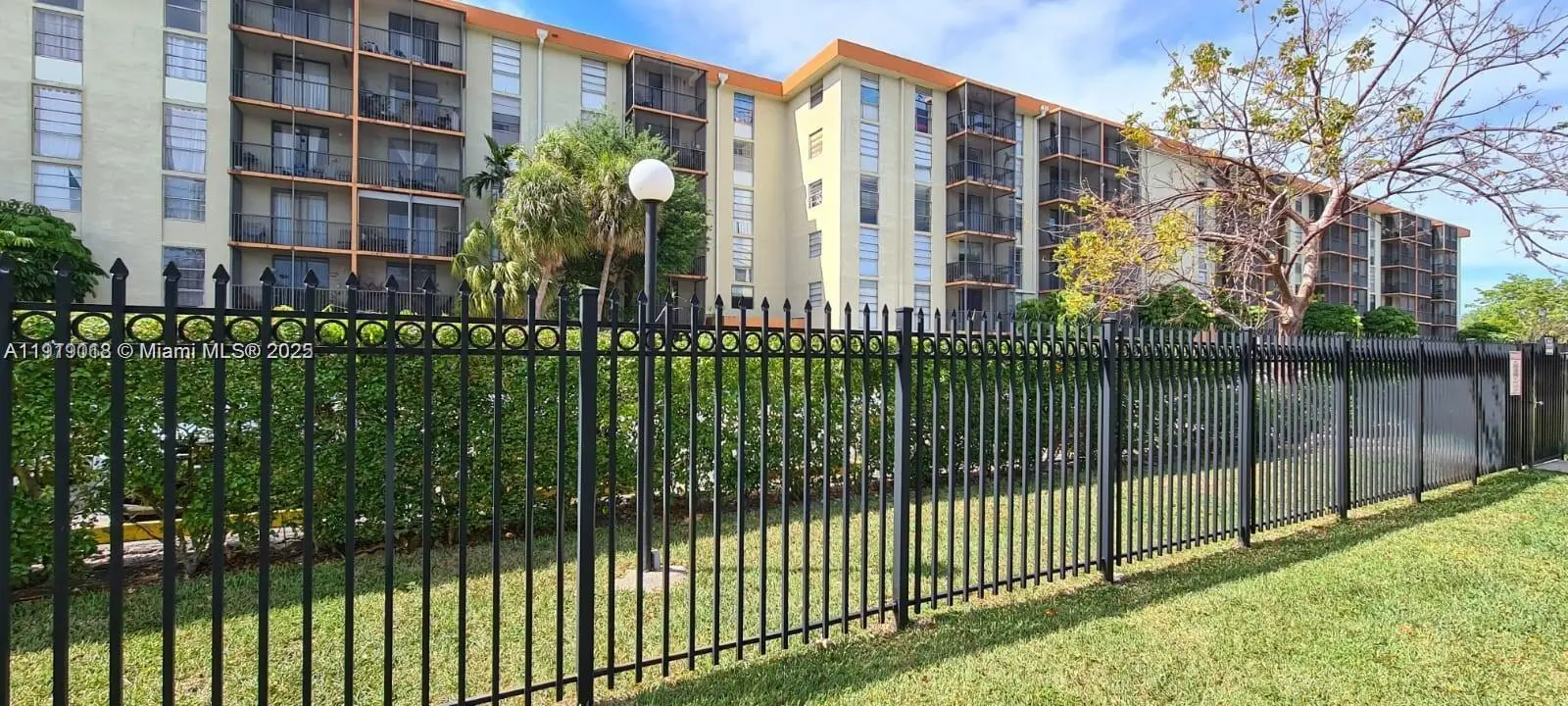 Photo of Listing #A11919018