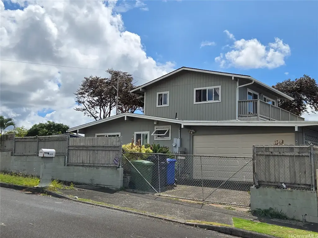 2447 Auhuhu Street, Pearl City