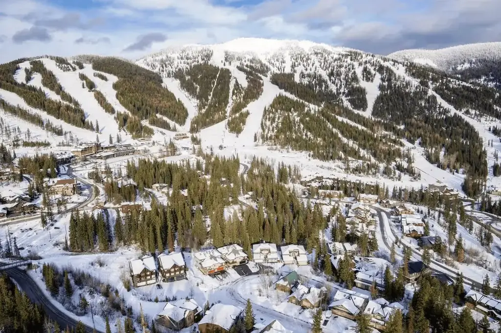 303 Wood Run Drive A, Whitefish