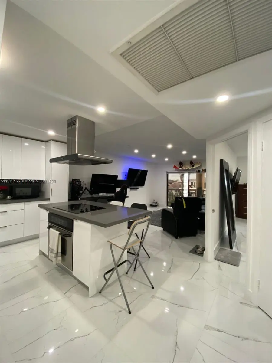 Photo of Listing #A11919166