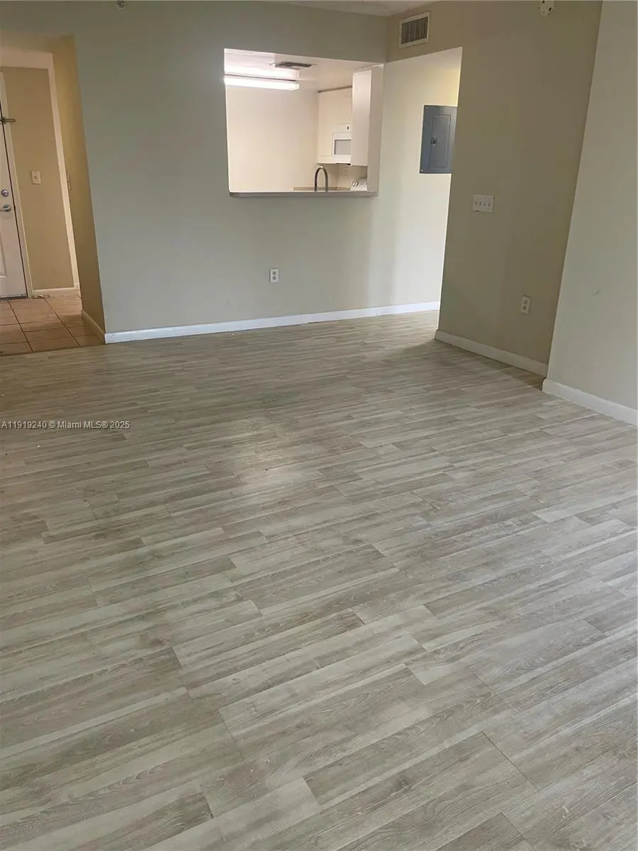 Photo of Listing #A11919240