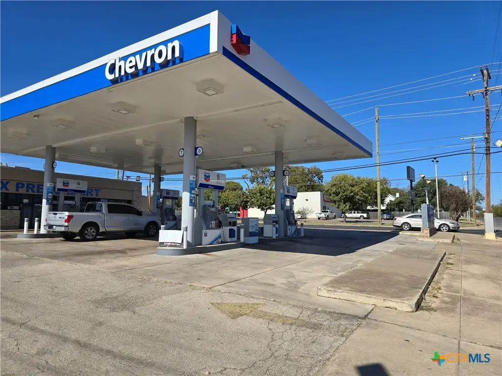 907 N Gray Street, Killeen