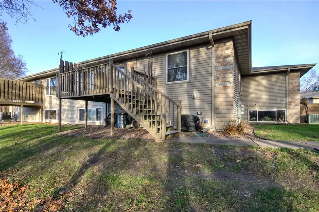 3635 Oak Tree Lane 3, Eau Claire