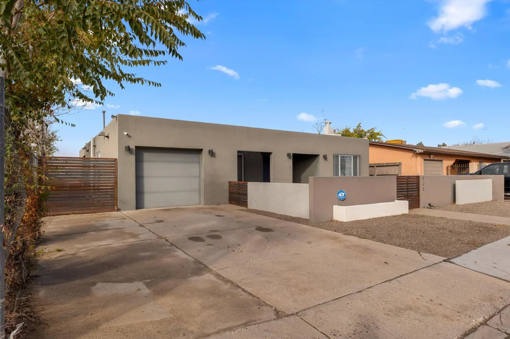 905 56th Street Nw, Albuquerque