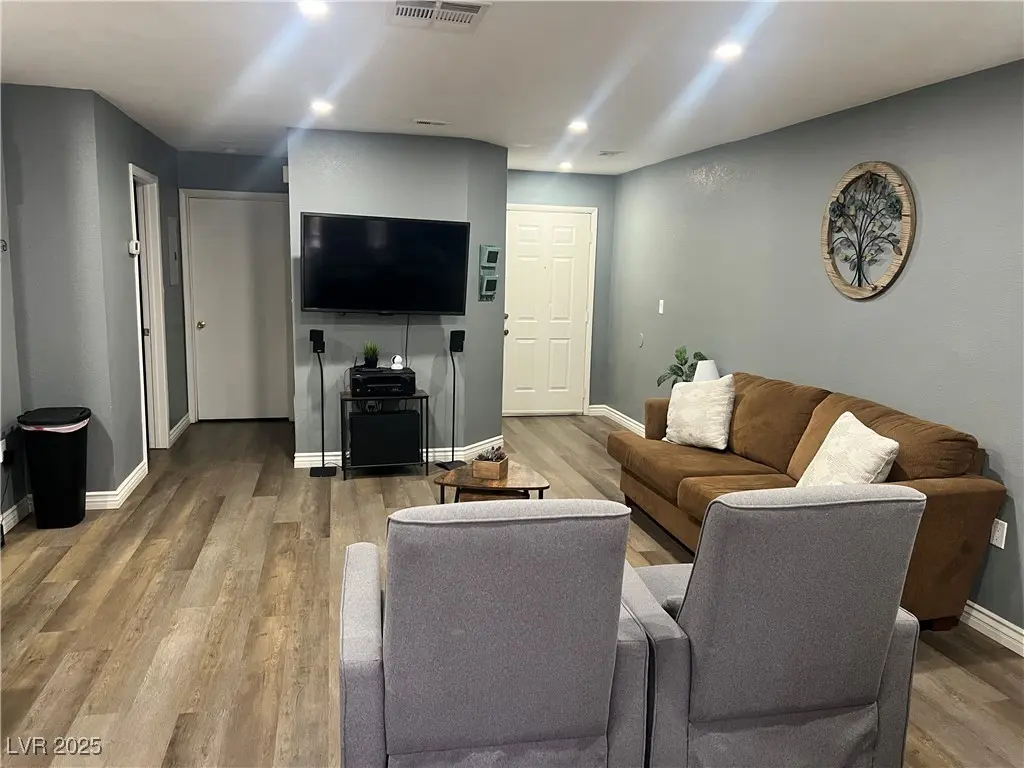 Photo of Listing #2737236