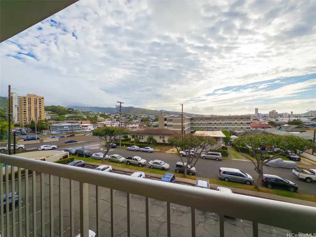 1320 Alexander Street # 306, Honolulu