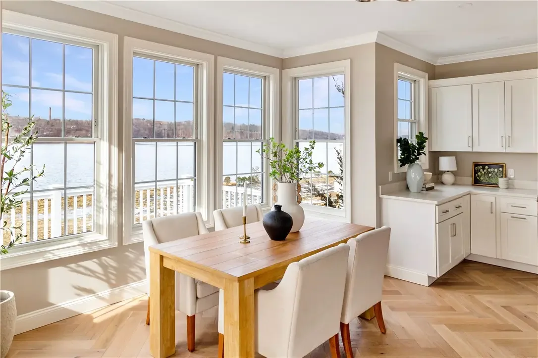 114 East Point Dr, East Providence