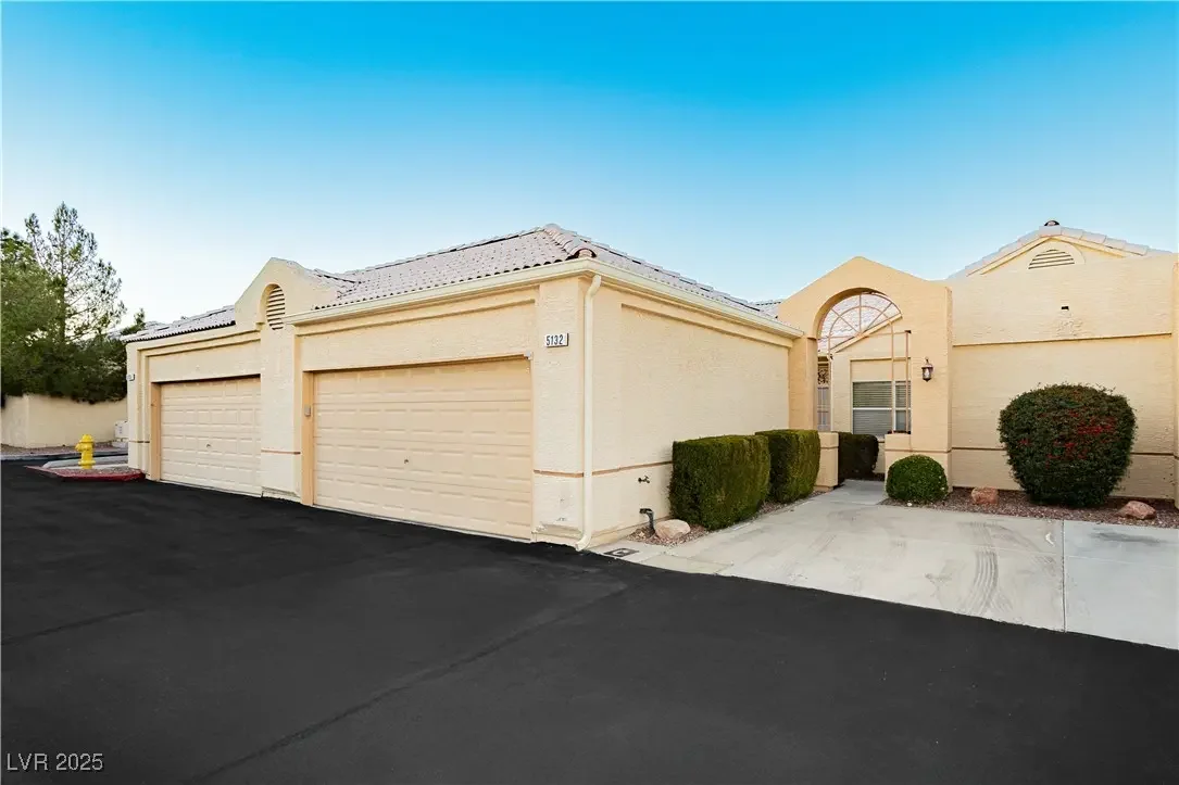 Photo of Listing #2737408