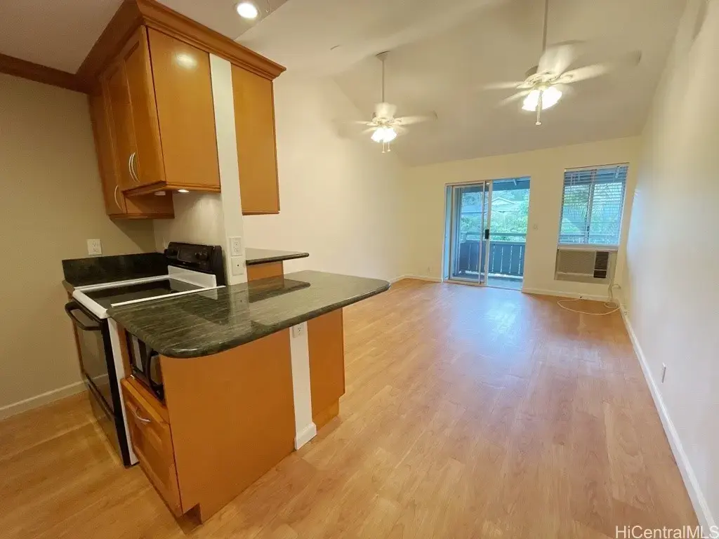 95-532 Wikao Street # E304, Mililani