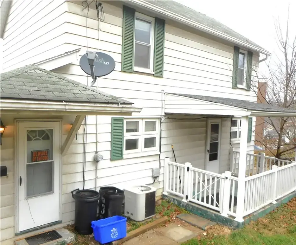 635 Rear Wood Street , California