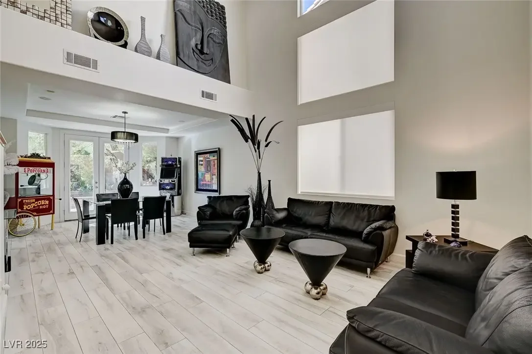 Photo of Listing #2737586