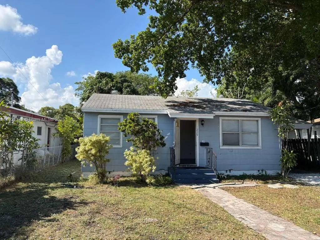 Photo of Listing #A11921142