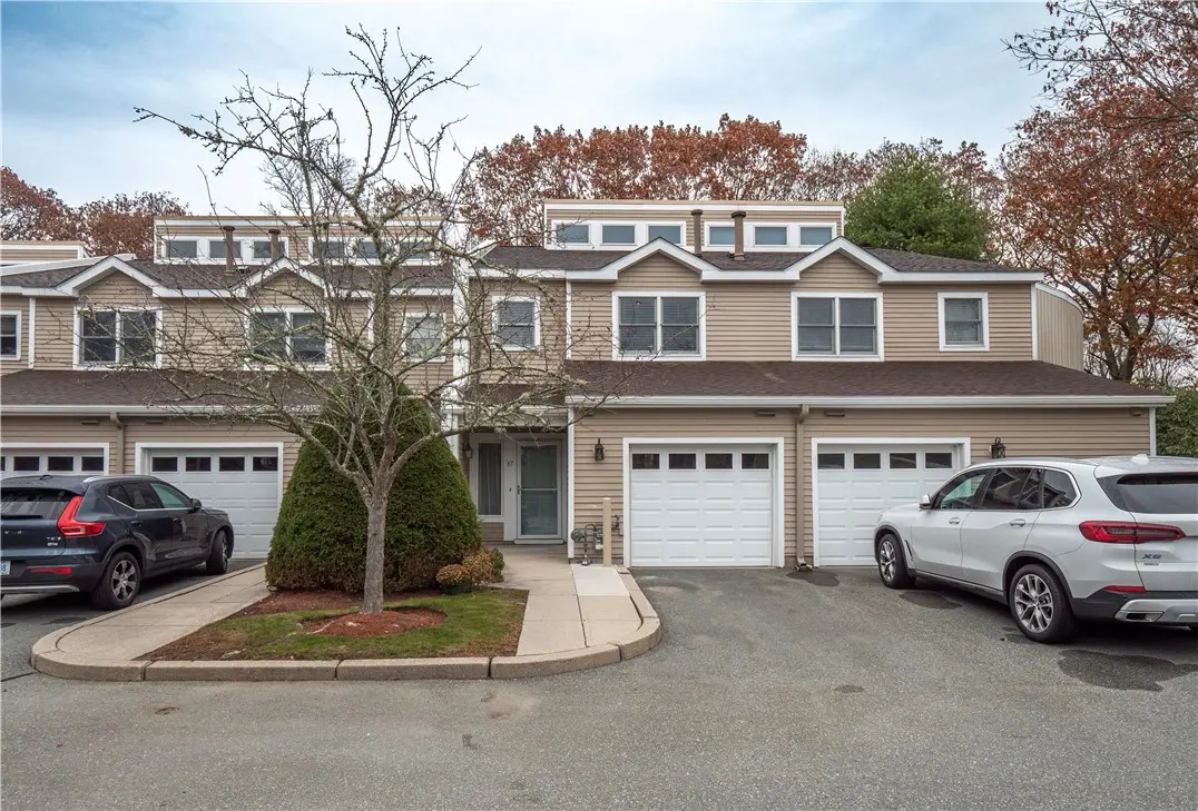 37 Lawton Brook Ln, Portsmouth