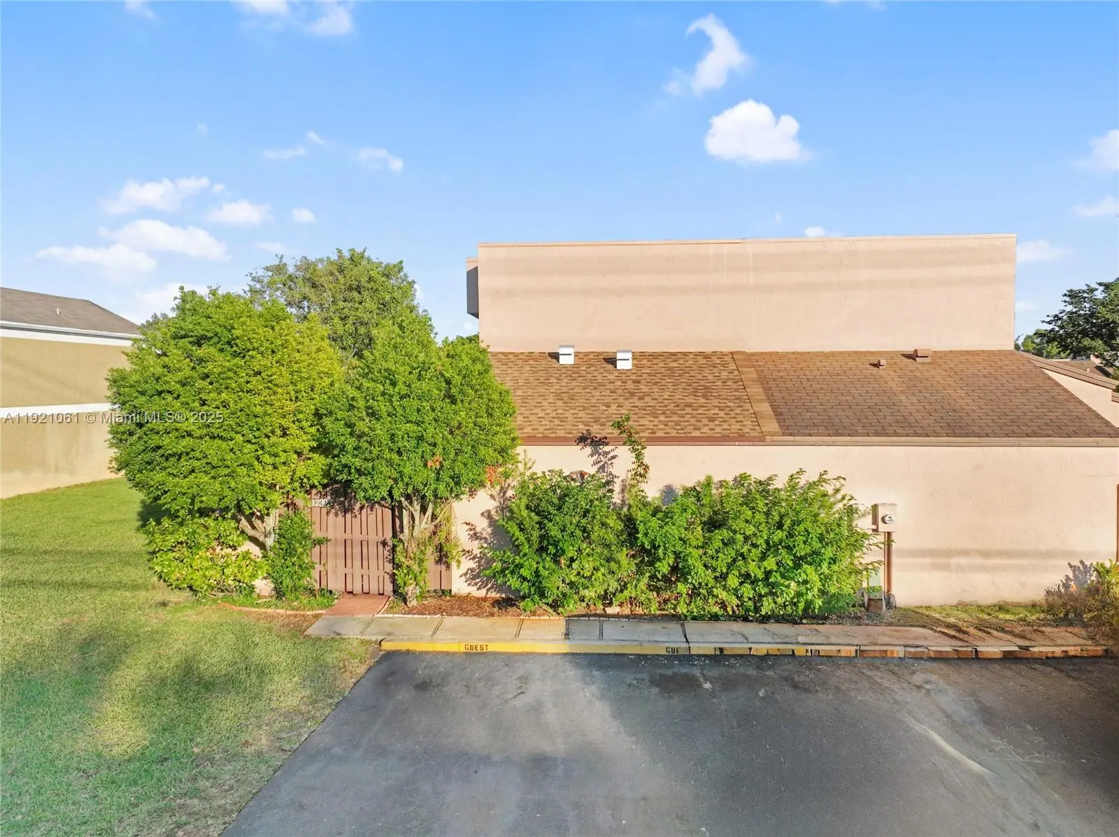 Photo of Listing #A11921061