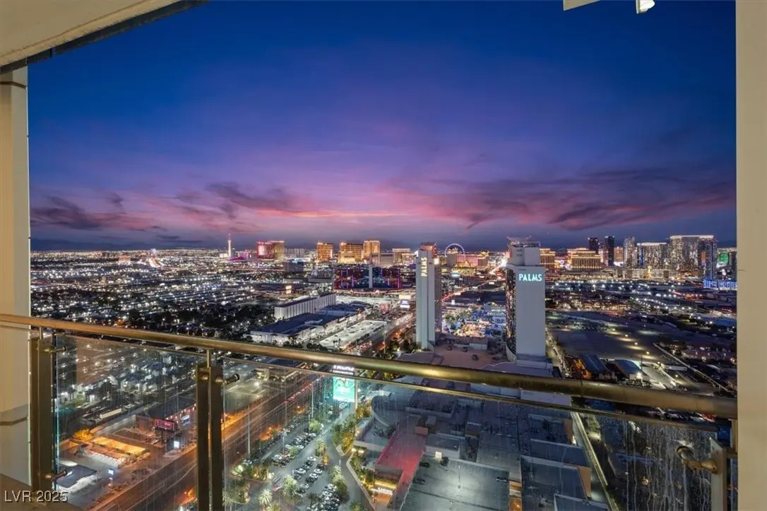 4381 W Flamingo Road 5016, Las Vegas