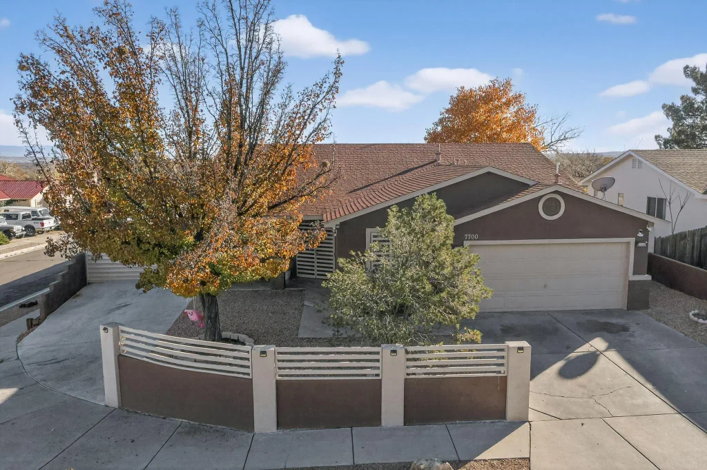 7700 Windsong Place Sw, Albuquerque