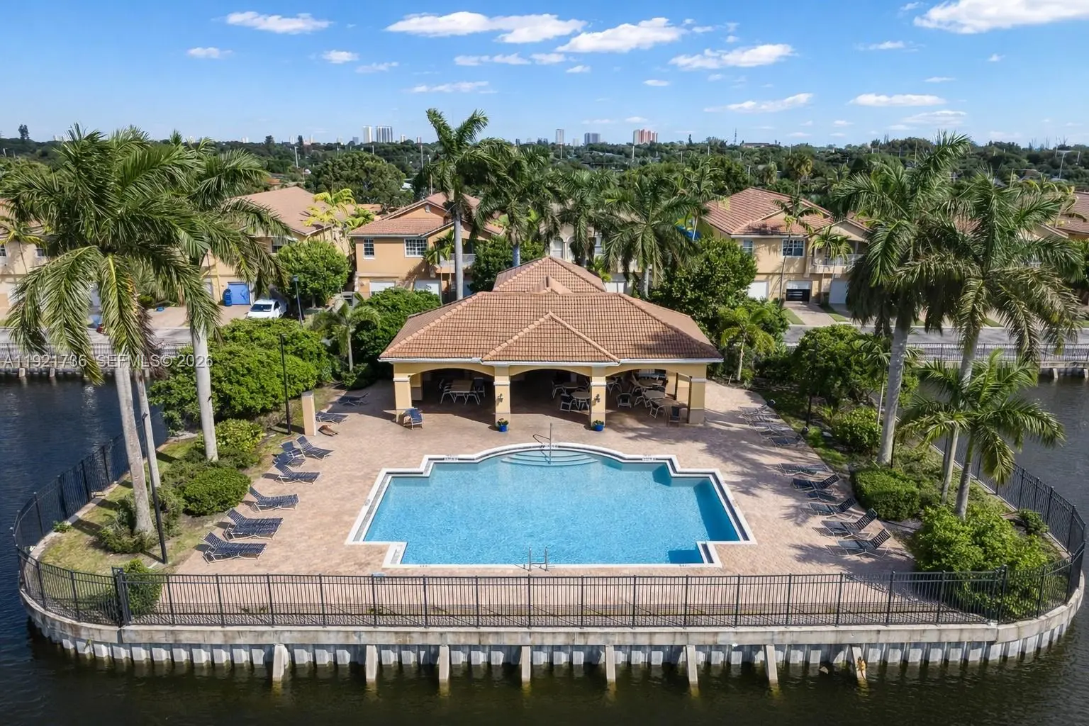 Photo of Listing #A11921736