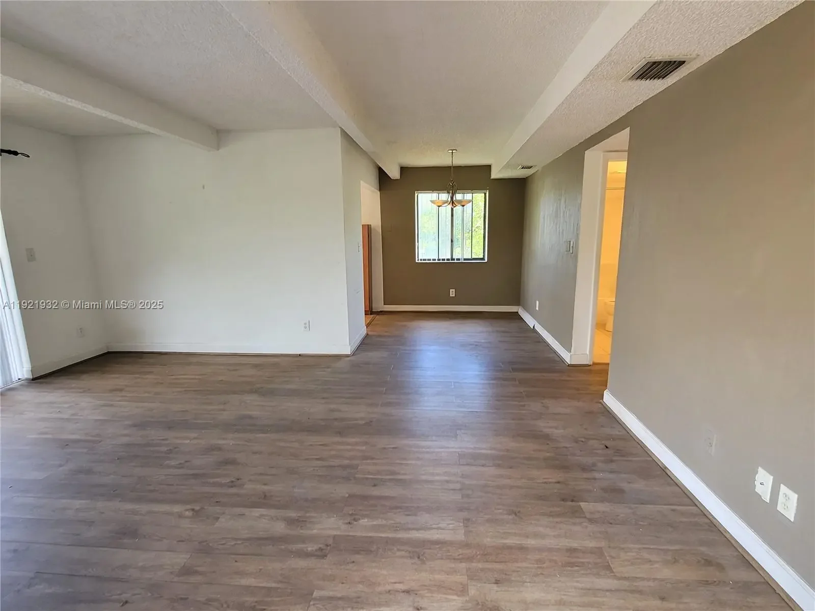 Photo of Listing #A11921932