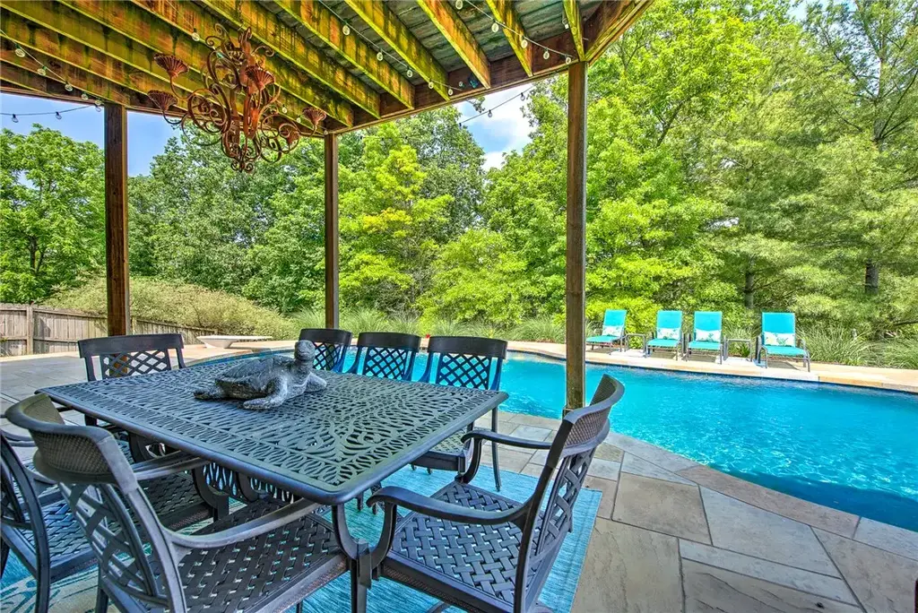 1406 Ne Bluff Spring Avenue, Bentonville
